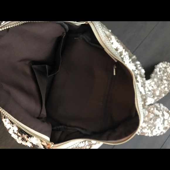 Gold or silver sequin bunny ear backpack - Picture 4 of 5